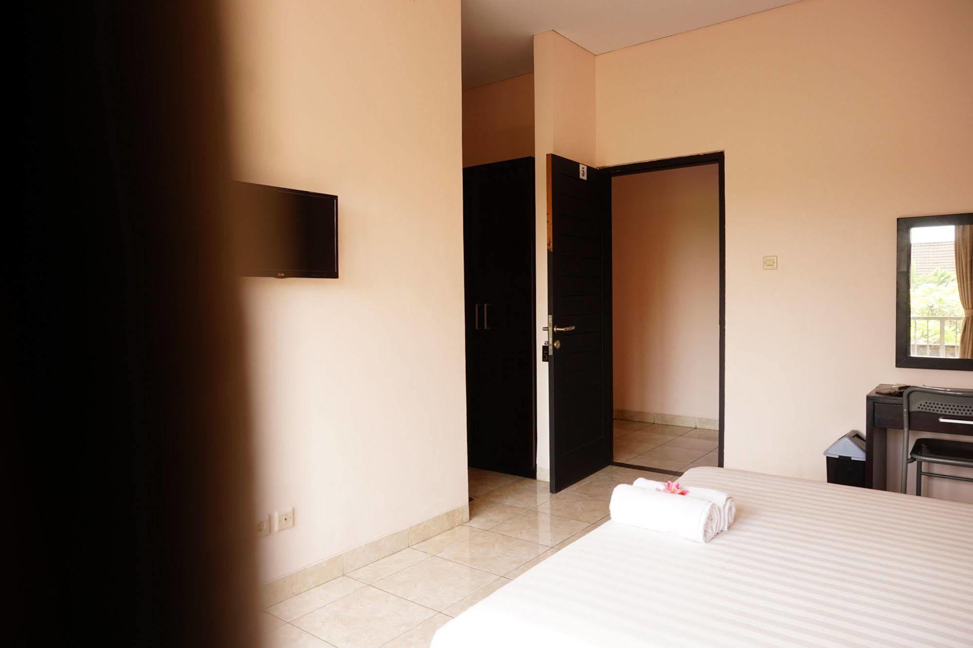 Cameng Homestay Dempasar Exterior foto